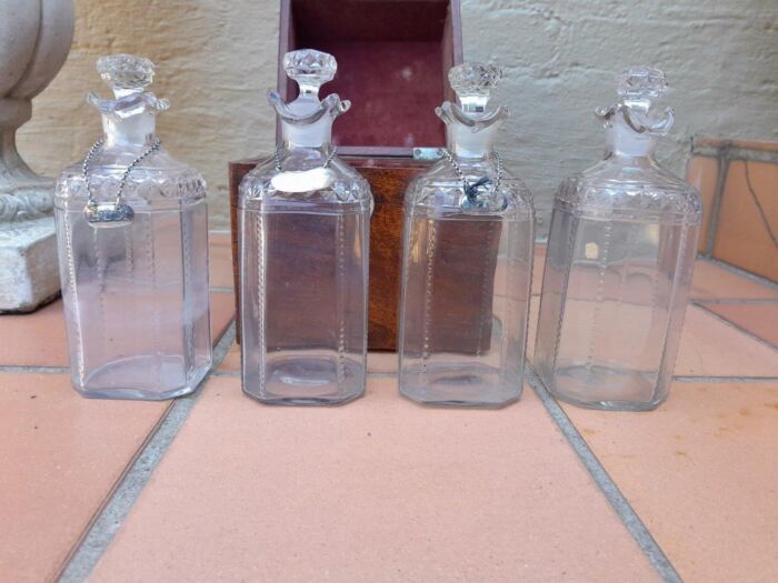 An 18th / Early 19th Century Georgian Mahogany Tantalus With Four Cut Glass Decanters And Three Georgian London Silver Wine Labels - Image 6