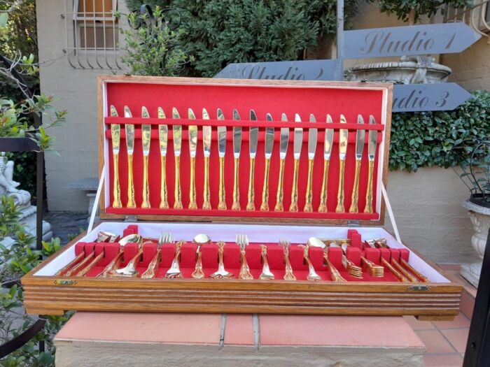 A 20th Century Gold Plated Cutlery Set In Canteen (112 Pieces) - Image 2
