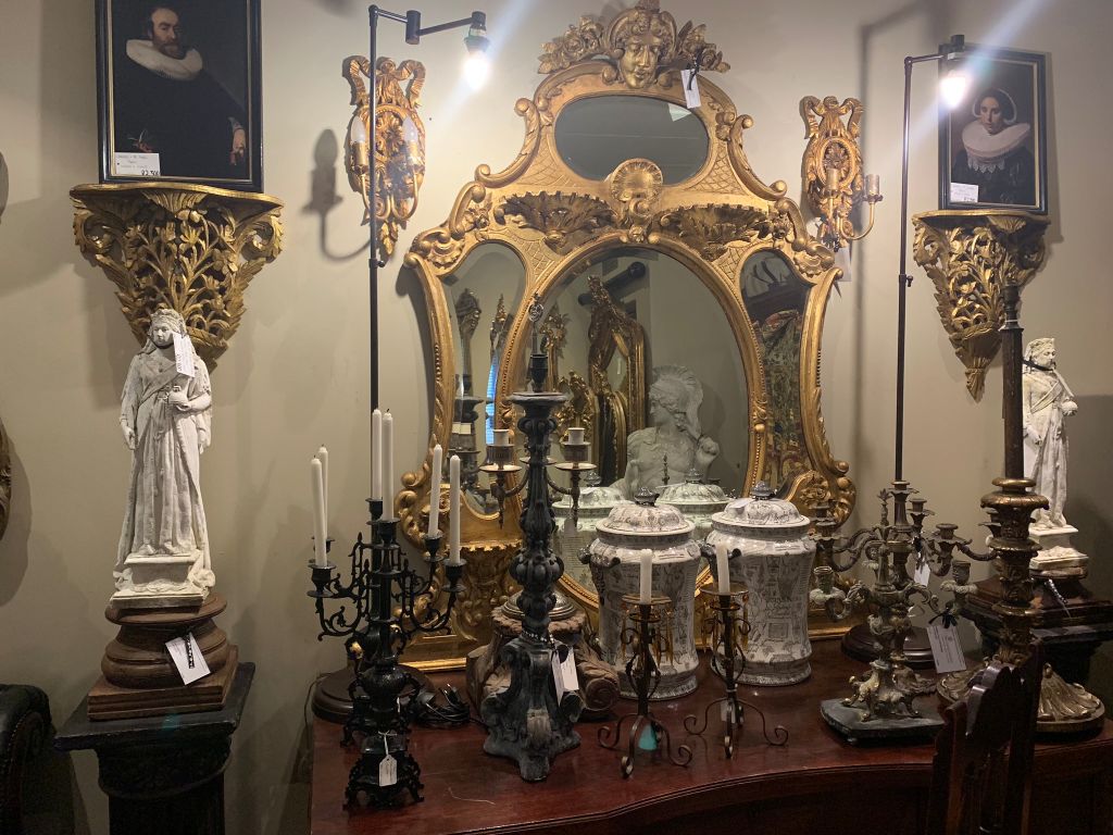 antiques-furniture