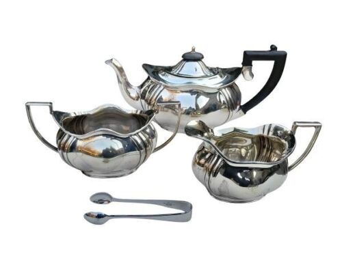 A 20th Century Set Of Three Shefield Cameo Silver Plate Tea Set